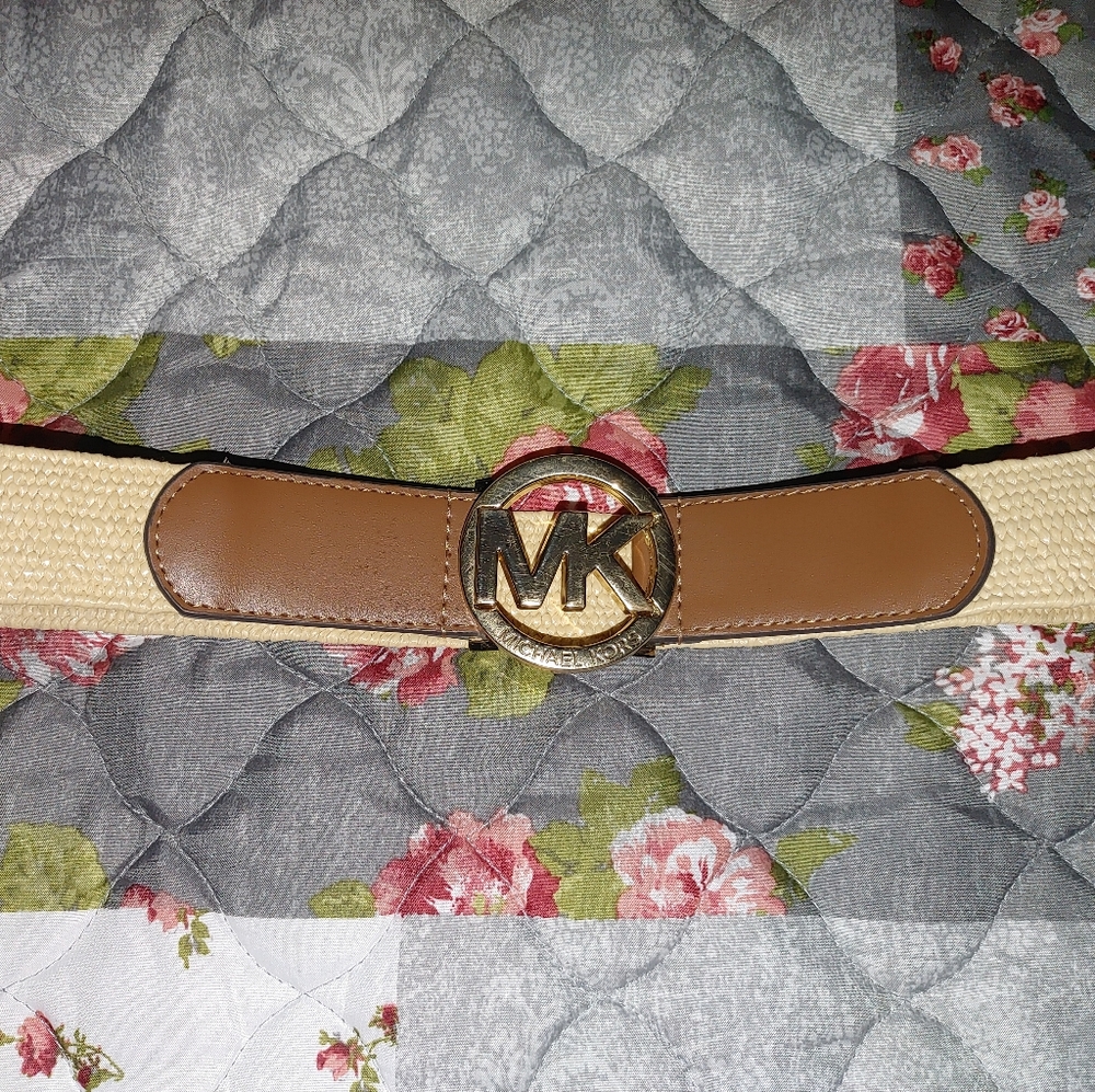 Michael Kor Belt (L)